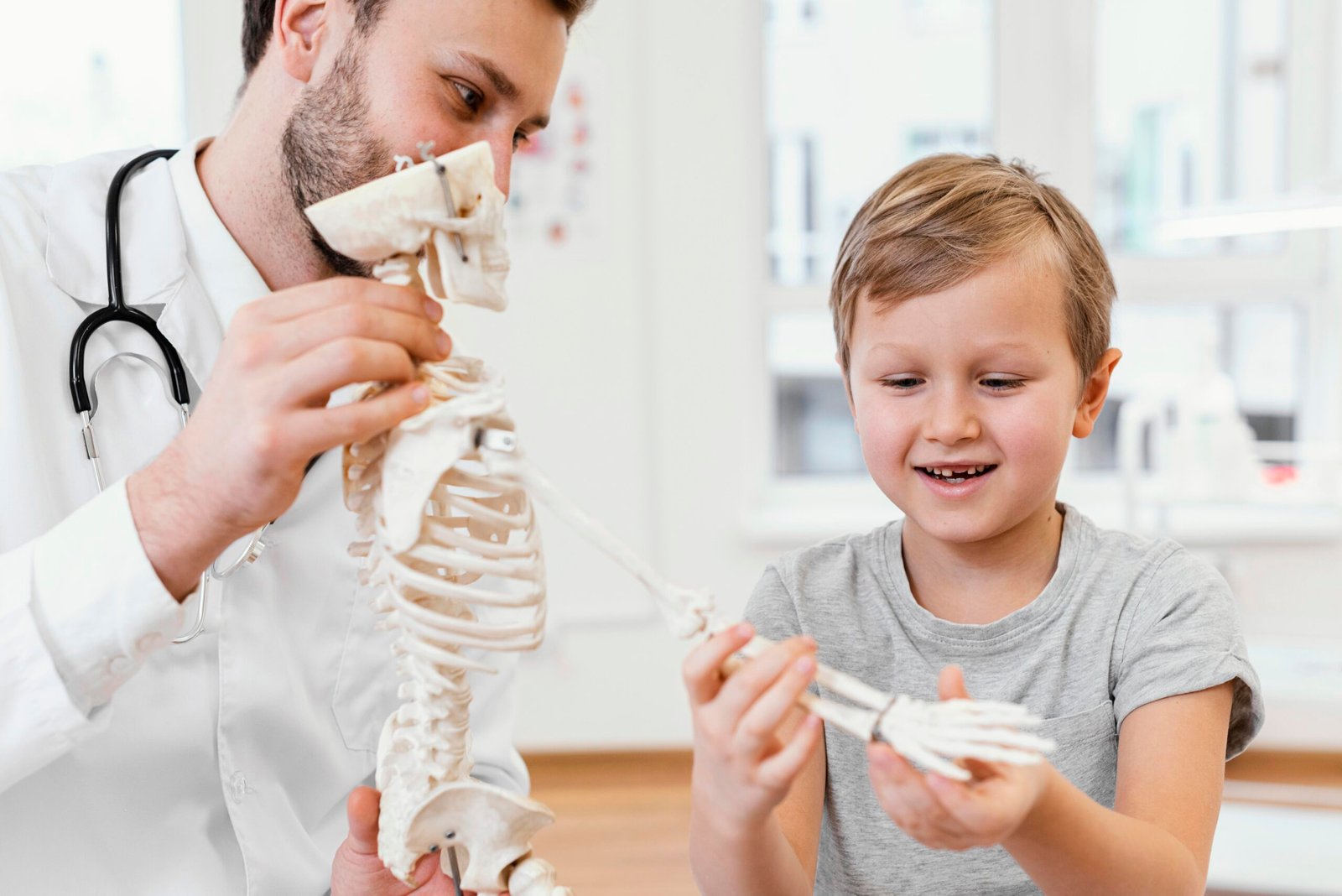 Choosing a Pediatric Spine Surgeon in Thane: What to Consider?